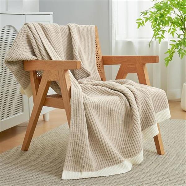 Amélie Home Chenille Waffle Throw Blanket for Couch, Reversible Soft Cozy Knit Blanket Lightwei