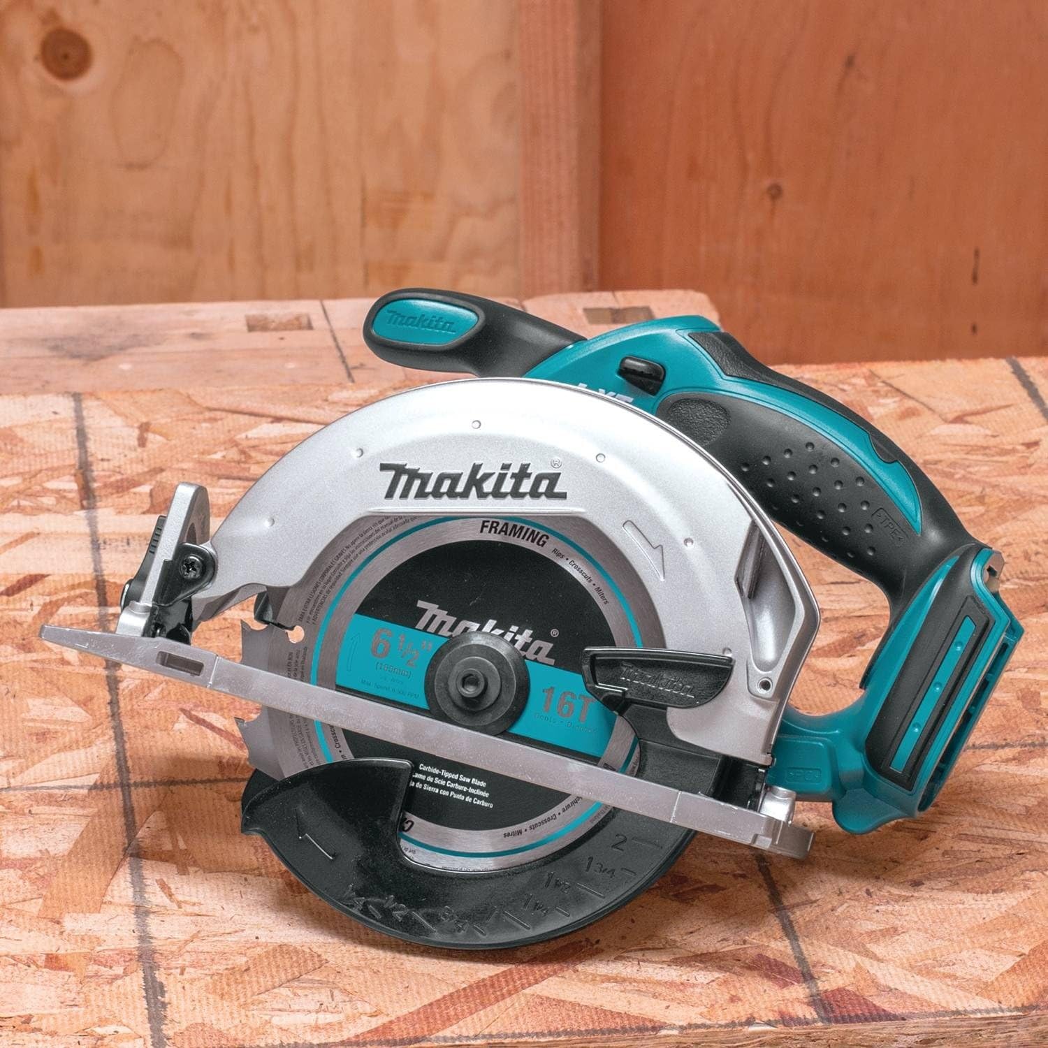 Makita XSS02Z 18V LXT Lithium-Ion Cordless Circular Saw, 6-1/2-Inch, Tool Only