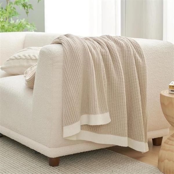 Amélie Home Chenille Waffle Throw Blanket for Couch, Reversible Soft Cozy Knit Blanket Lightwei